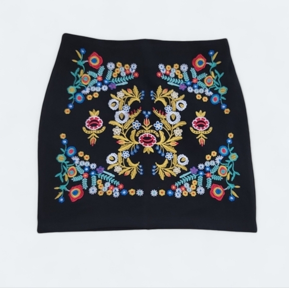 Shein Black Mini Skirt Size Small High Waist Colorful Embroidery - Picture 14 of 14